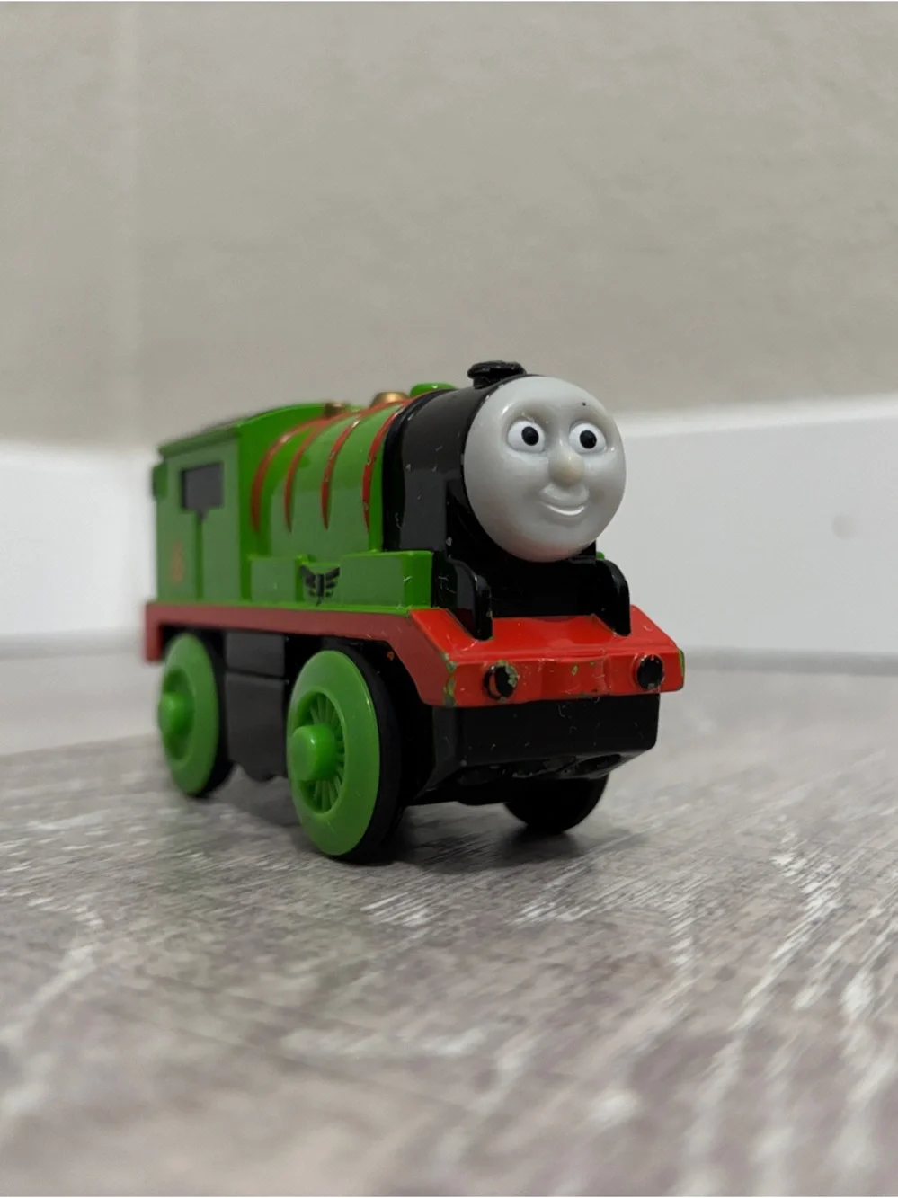 Motorized Percy with Magnets - Works! Thomas & Friends (for wooden tracks)